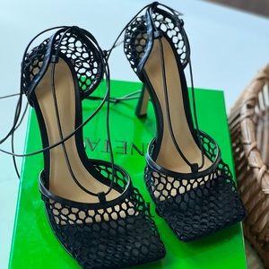 SOLD 💕 *Authentic* Black Bottega Stretch Sandal -Like New!